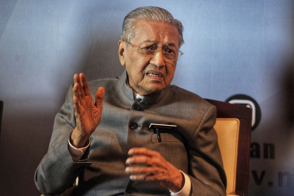 Acting Education Minister Tun Dr Mahathir Mohamad speaks to reporters during a press conference at the Putrajaya International Convention Centre February 6, 2020. u00e2u20acu201d Picture by Shafwan Zaidonnn