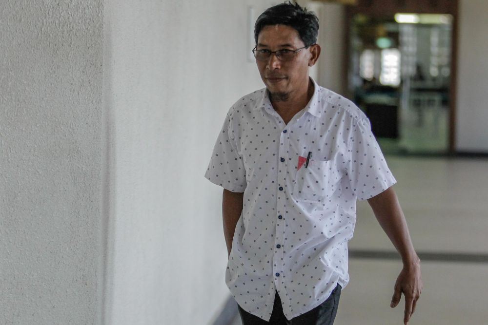 Businessman Razak Othman was seen at the Kuala Lumpur High Court February 20, 2020. u00e2u20acu201d Picture by Hari Anggara