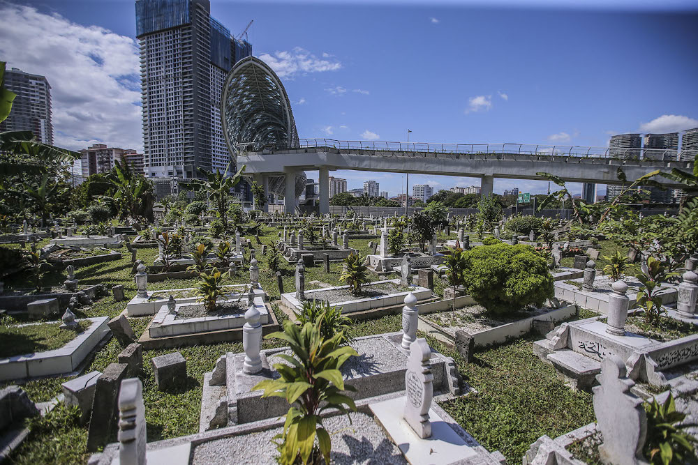 A view of Saloma Link from the Jalan Ampang Muslim Cemetery where P. Ramlee and wife Saloma are buried. u00e2u20acu201d Picture by Hari Anggara