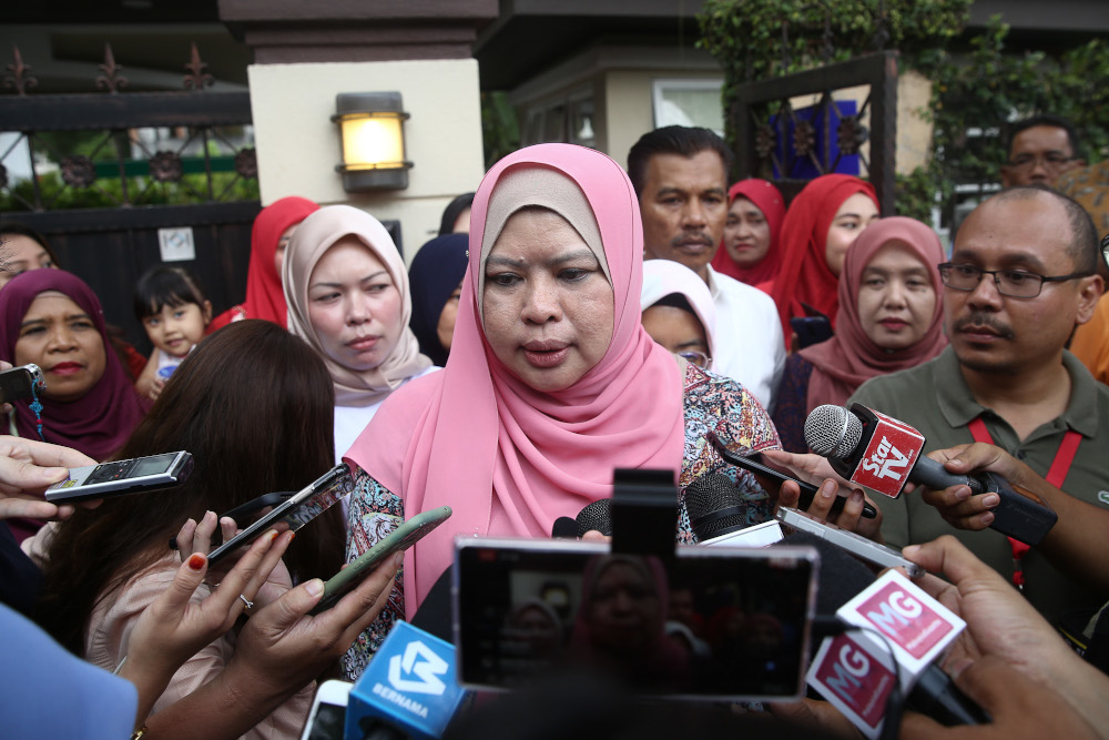 Datuk Seri Rina Harun speaks to the media outside Tan Sri Muhyiddin Yassinu00e2u20acu2122s residence in Kuala Lumpur March 1, 2020. u00e2u20acu201d Picture by Yusof Mat Isa