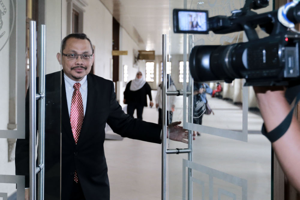 Former MACC chief commissioner Tan Sri Datuk Dzulkifli Ahmad is pictured at Kuala Lumpur High Court March 10, 2020. u00e2u20acu201d Picture by Ahmad Zamzahuri