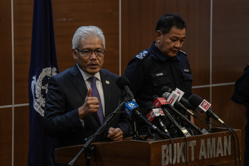 Home Minister Datuk Seri Hamzah Zainudin speaks during press conference in Kuala Lumpur March 31, 2020. u00e2u20acu201d Picture by Firdaus Latif