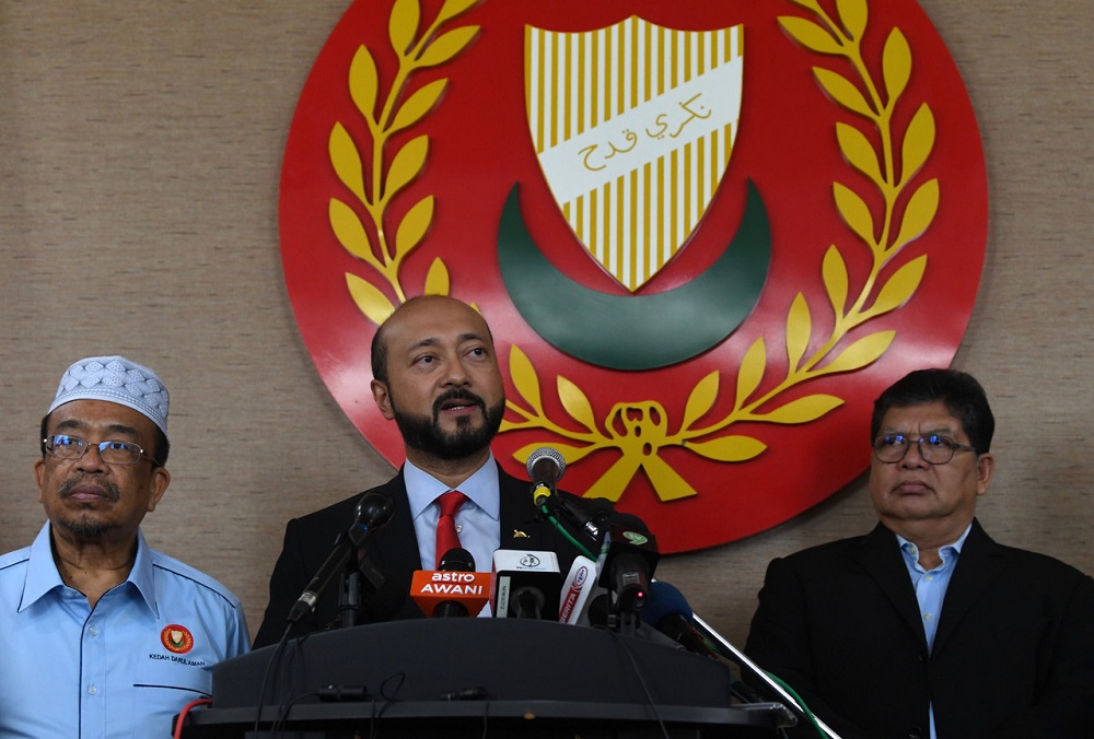 Kedah Mentri Besar Datuk Seri Mukhriz Mahathir (centre) at a press conference at Wisma Darul Aman in Alor Setar March 4, 2020. u00e2u20acu201d Bernama pic