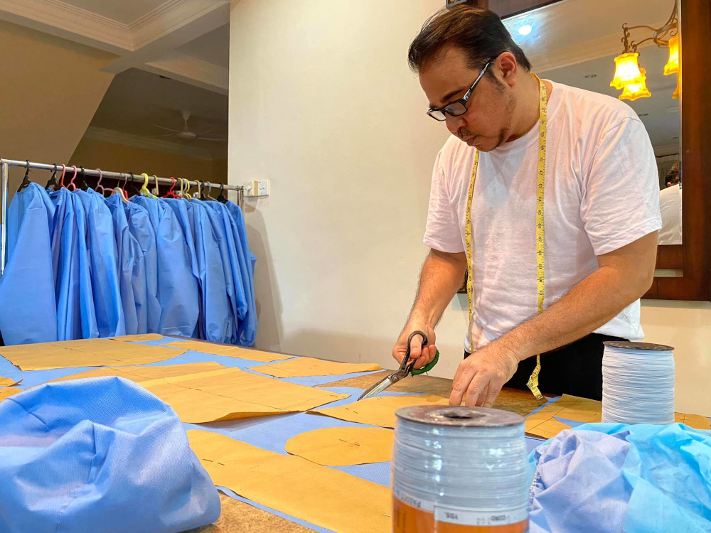 The renowned fashion designer has spearheaded a project to encourage Malaysians who sew to make much-needed personal protective equipment (PPE) for frontline workers. u00e2u20acu201d Picture from Facebook/radzuan.radziwill
