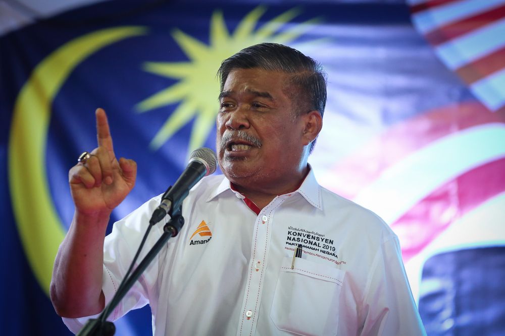 Amanah president Mohamad Sabu speaks during a Jelajah Harapan event in Klang March 7, 2020. u00e2u20acu201d Picture by Yusof Mat Isa