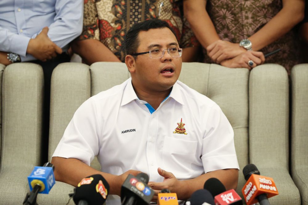 Selangor Mentri Besar Datuk Seri Amirudin Shari speaks during a press conference at his official residence in Shah Alam March 5, 2020.  u00e2u20acu201d Picture by Yusof Mat Isa
