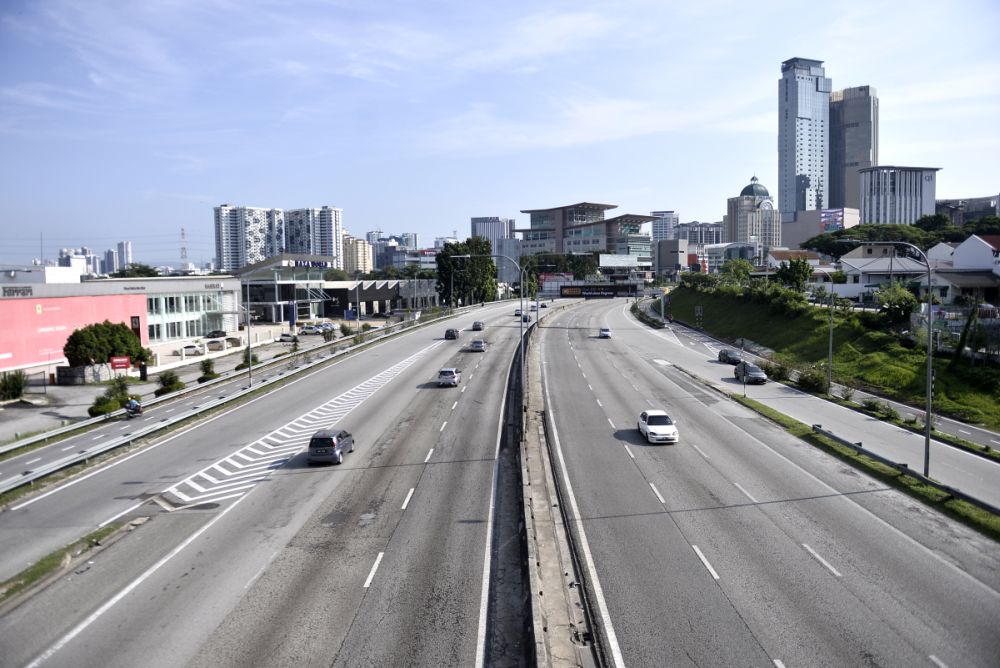 A general view of traffic on the Federal Highway in Petaling Jaya Kuala Lumpur as the movement control order kicks in on March 18, 2020. u00e2u20acu201d Picture by Miera Zulyana