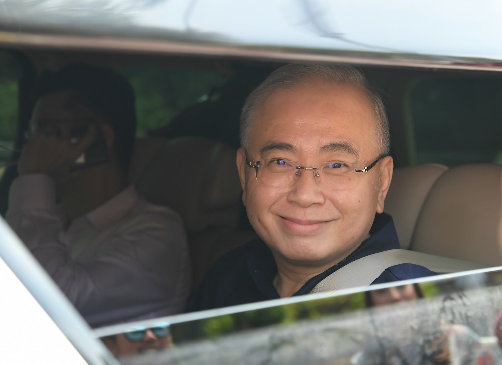 Ayer Hitam MP Datuk Seri Wee Ka Siong seen entering the Prime Ministeru00e2u20acu2122s official residence at the Seri Perdana Complex to meet Prime Minister Tan Sri Muhyiddin Yassin March 9, 2020. u00e2u20acu201d Bernama pic 