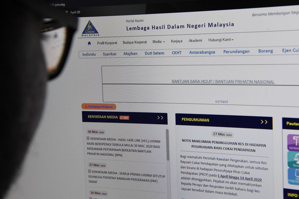 People who have not yet registered for the Prihatin aid can start a new application starting April 1 through the official website of the Inland Revenue Board (IRB) for National Attention Aid (BPN). u00e2u20acu201d Bernama pic