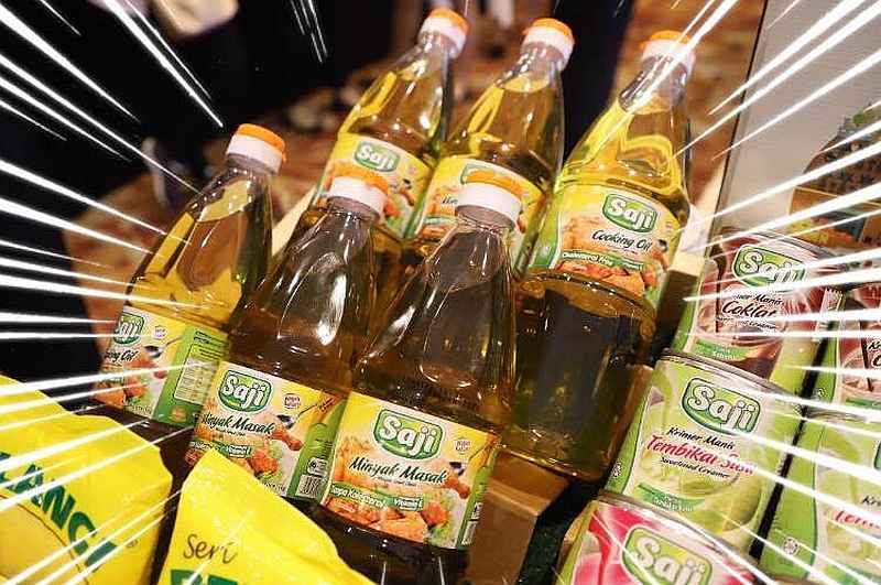 The makers of Saji cooking oil and Prai sugar will match the value of its products purchased by the public from now until May 22 for charity. u00e2u20acu201d Picture courtesy of FGV Holdings Berhad