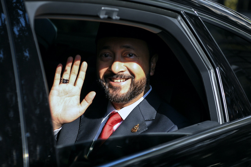 Kedah Mentri Besar Datuk Seri Mukhriz Tun Mahathir waves to the media after his audience with Kedah Sultan Al Aminul Karim Sultan Sallehuddin Sultan Badlishah at Wisma Darul Aman, May 15, 2020. u00e2u20acu201d Bernama pic