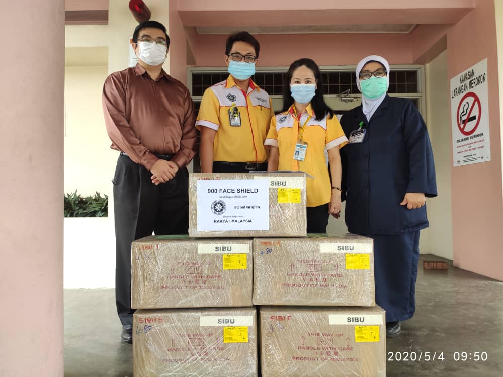 Sibu Hospital in Sarawak received 900 much-needed face shields courtesy of SJAM and Ops Harapan. u00e2u20acu201d Picture courtesy of SJAM