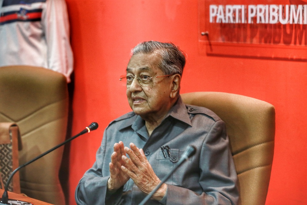 Tun Dr Mahathir Mohamad speaks during a press conference at Yayasan Selangor building in Petaling Jaya May 29, 2020. u00e2u20acu201d Picture by Ahmad Zamzahuri