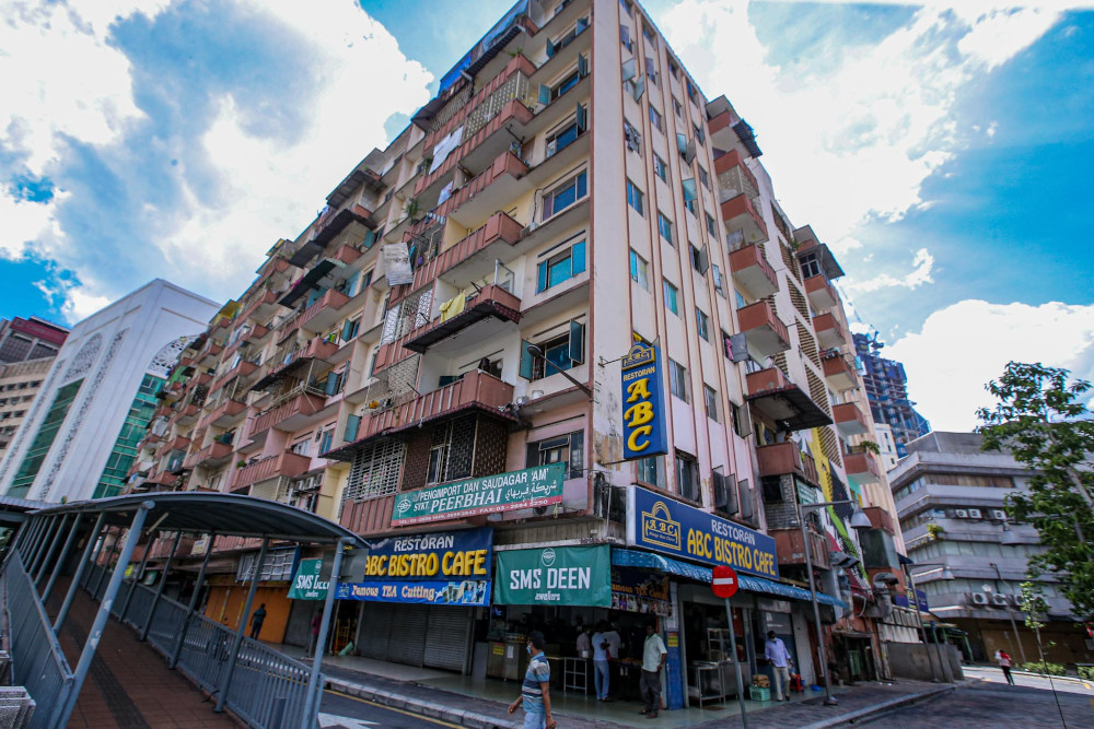 Selangor Mansion businesses still shut despite the enhanced movement control order (EMCO) enforced allowing shops to resume business, May 4, 2020. u00e2u20acu201d Picture by Hari Anggara 