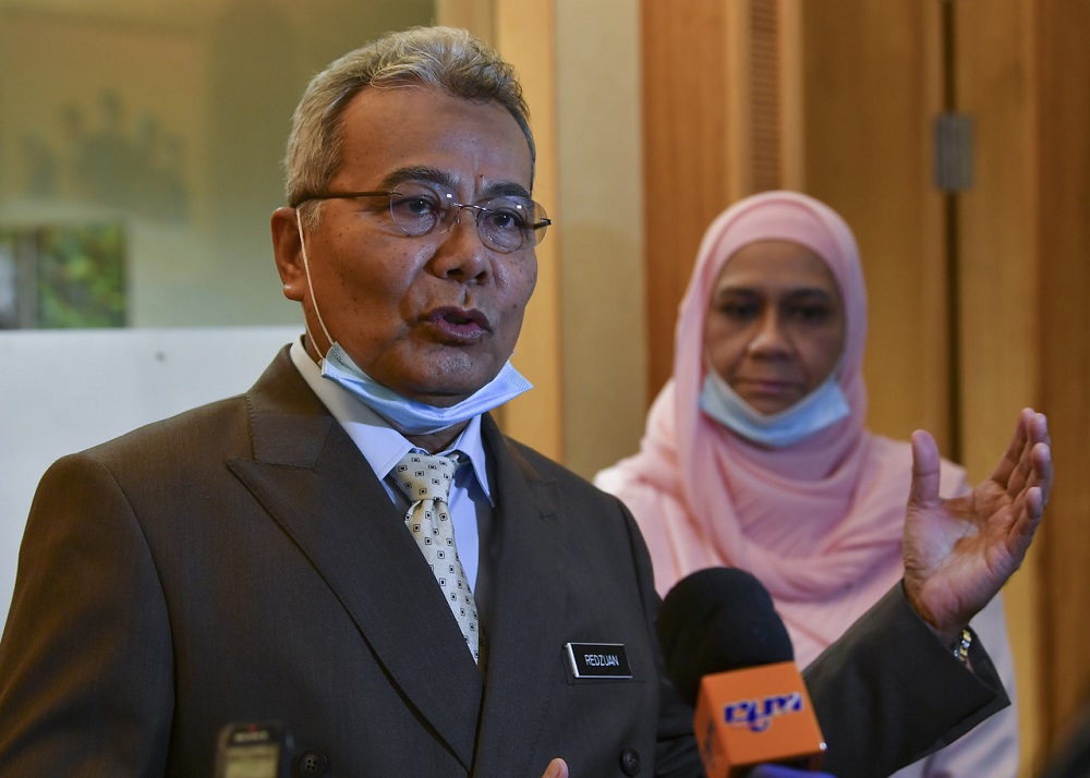 nMinister in the Prime Ministeru00e2u20acu2122s Department (Special Functions) Datuk Seri Redzuan Md Yusof speaks to reporters in Putrajaya April 22, 2020. u00e2u20acu201d Bernama pic