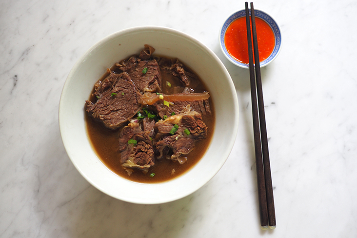 顾客也可以加点其他食物如坑腩、美国肥牛、崩沙腩、糖心腩及牛柏叶。-Lee Khang Yi摄-