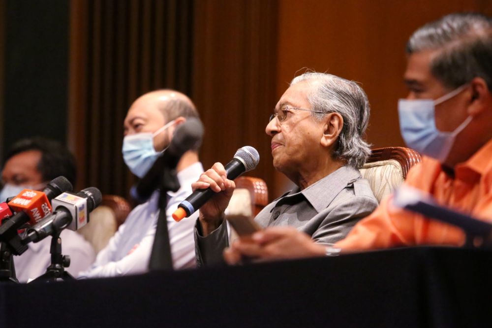 Tun Dr Mahathir Mohamad speaks during a press conference at Yayasan Kepimpinan Perdana in Putrajaya May 18, 2020.  u00e2u20acu201d Picture by Choo Choy May