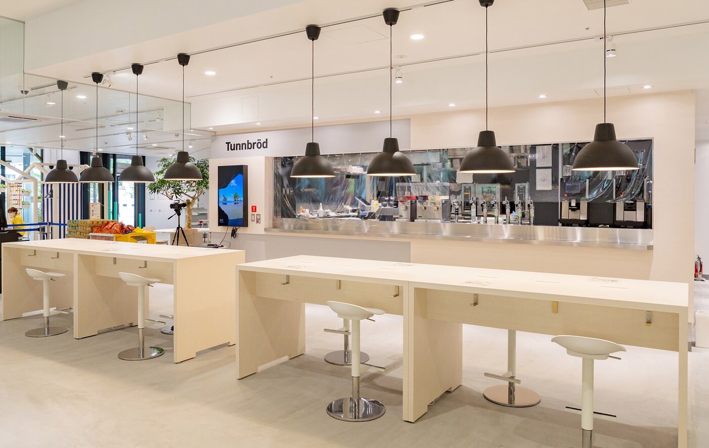 宜家原宿店一楼的便利店内，售卖咖啡和甜点等。-图摘自宜家日本官网-