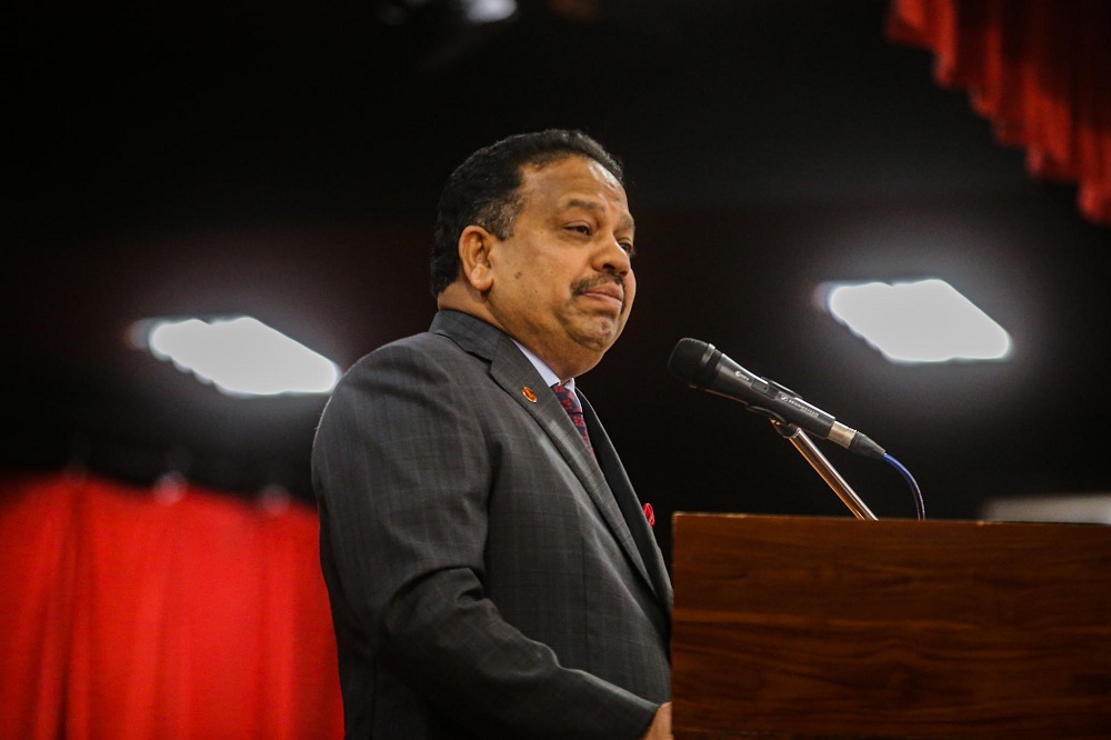 Outgoing Dewan Negara president Tan Sri SA Vigneswaran delivers his speech in Parliament June 22, 2020. u00e2u20acu201d Picture by Hari Anggara 