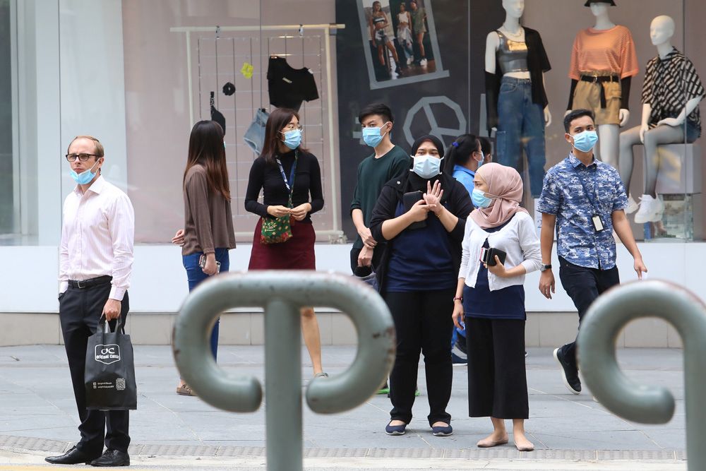 Office workers are pictured during lunchtime in Kuala Lumpur June 5, 2020. u00e2u20acu201d Picture by Choo Choy May
