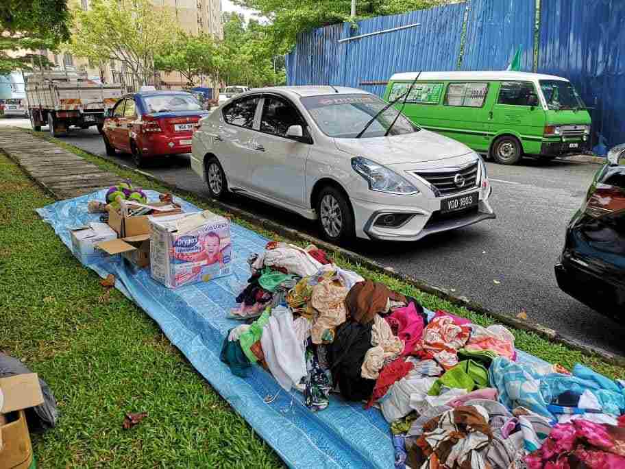 10仙市集每周都会在不同地点的人民组屋附近“营业”。-图片摘自Kuan Chee Heng脸书-