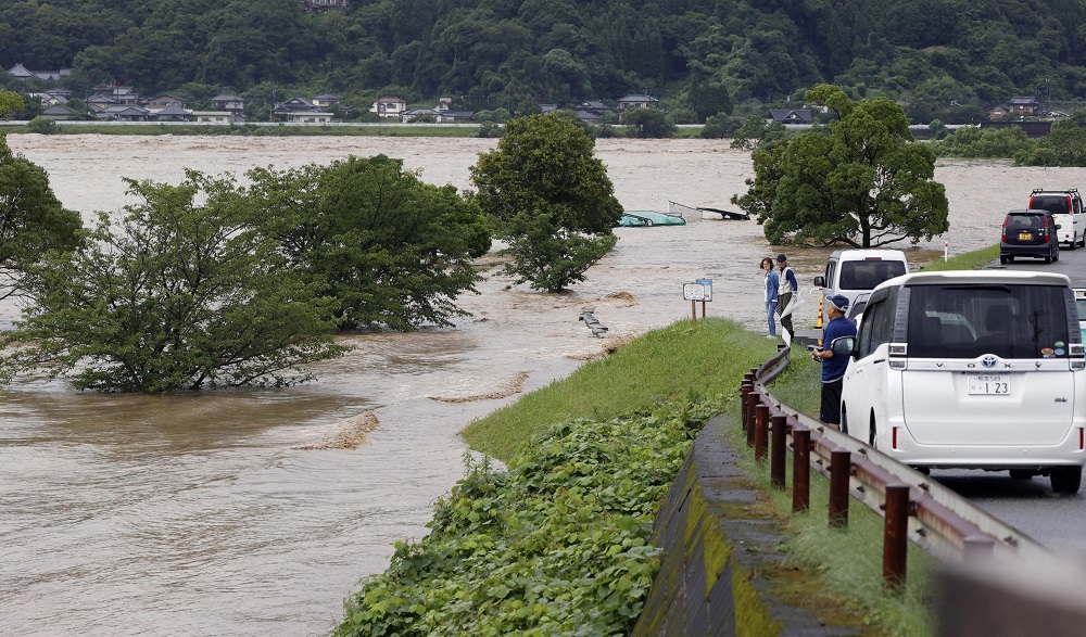 熊本县周六受大雨重创，境内已有河川泛滥及地基松软等情况，直到周二为止都必须严加防范。-路透社-