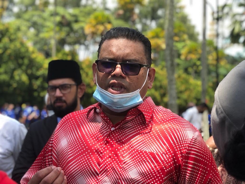 Datuk Lokman Adam speaks to Malay Mail outside the court house in Kuala Lumpur July 28, 2020. u00e2u20acu201d Picture by Emmanuel Santa Maria Chin