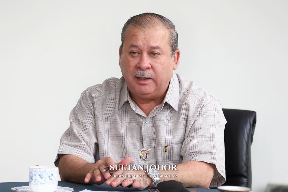 Sultan Ibrahim Sultan Iskandar called on the Johor government and relevant agencies to fully prepare for floods due to the uncertain weather conditions. u00e2u20acu201d Picture courtesy of Johor Royal Press Office 