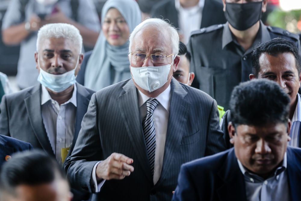 Datuk Seri Najib Razak is pictured at the Kuala Lumpur High Court July 1, 2020. u00e2u20acu201d Picture by Firdaus Latif 