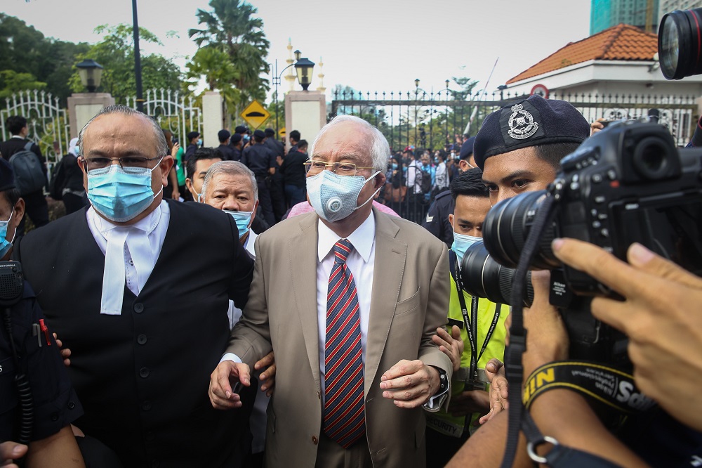 Datuk Seri Najib Razak arrives at the Kuala Lumpur High Court Complex July 28, 2020. u00e2u20acu2022 Picture by Yusof Mat Isa