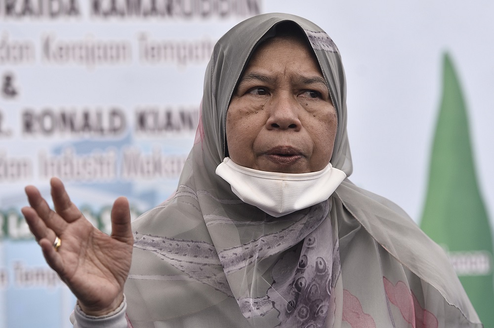 Housing and Local Government Minister Zuraida Kamaruddin speaks to reporters after launching her ministryu00e2u20acu2122s community garden pilot project at the Lembah Subang PPR flats in Kuala Lumpur August 15, 2020. u00e2u20acu2022 Picture by Miera Miera Zulyana