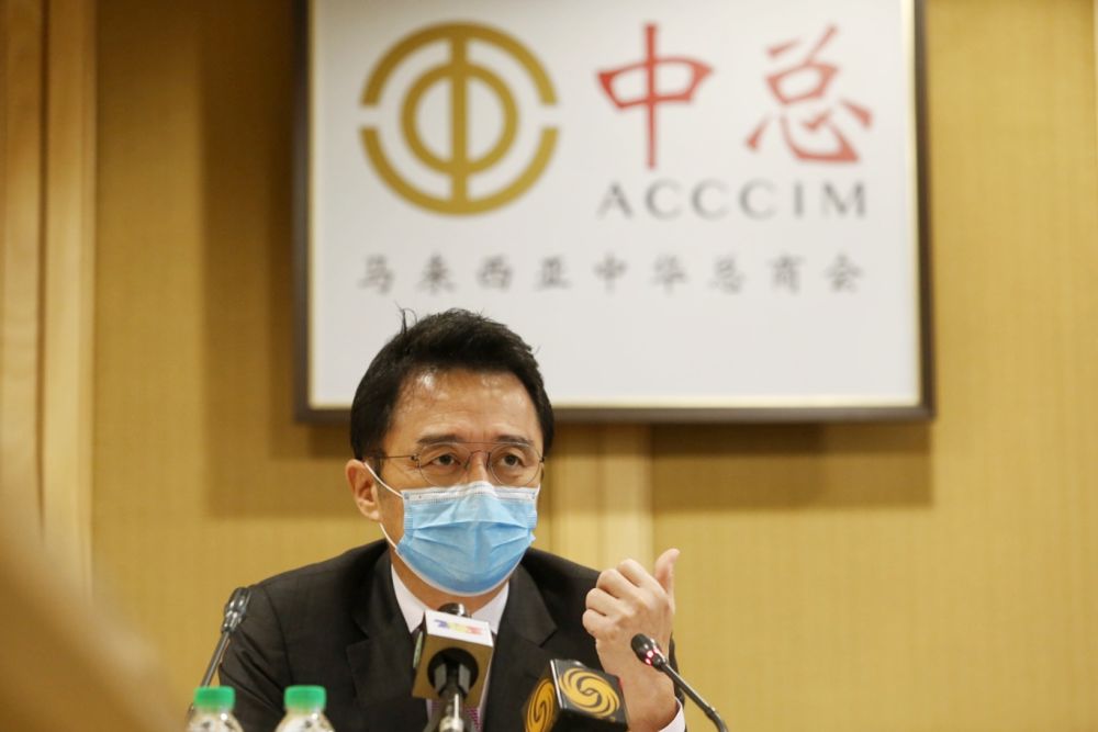 Tan Sri Ter Leong Yap, president of the Associated Chinese Chambers of Commerce and Industry of Malaysia addresses reporters during a press conference at the Wisma Chinese Chamber in Kuala Lumpur  August 6, 2020. u00e2u20acu2022 Picture by Choo Choy May 