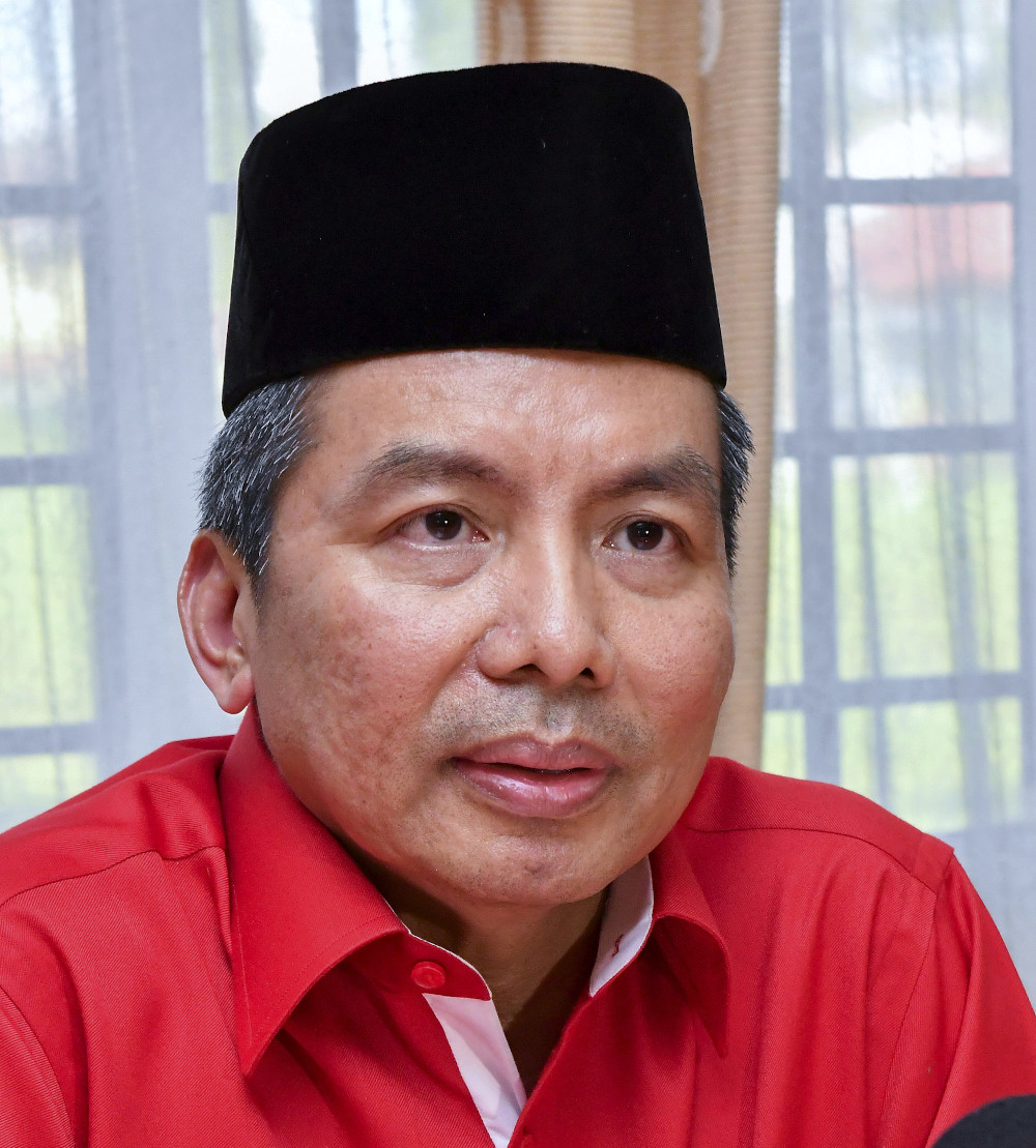 Datuk Seri Ikmal Hisham Abdul Aziz speaks to the media during a press conference at Tanah Merah August 22, 2020. u00e2u20acu201d Bernama pic