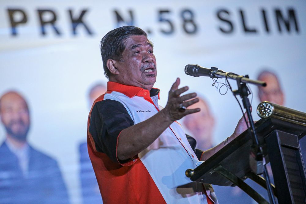 Amanah president Mohamad Sabu delivers a speech after the unveiling of Pejuang's candidate for the Slim by-election in Tanjung Malim August 12, 2020. u00e2u20acu201d Picture by Hari Anggara