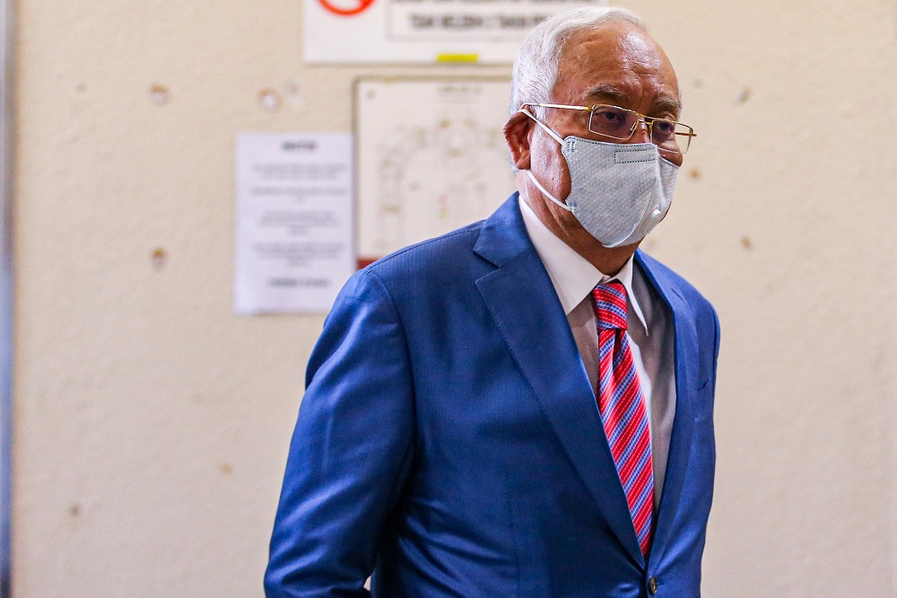 Datuk Seri Najib Razak arrives at the Kuala Lumpur High Court September 7, 2020. u00e2u20acu201d Picture by Hari Anggara