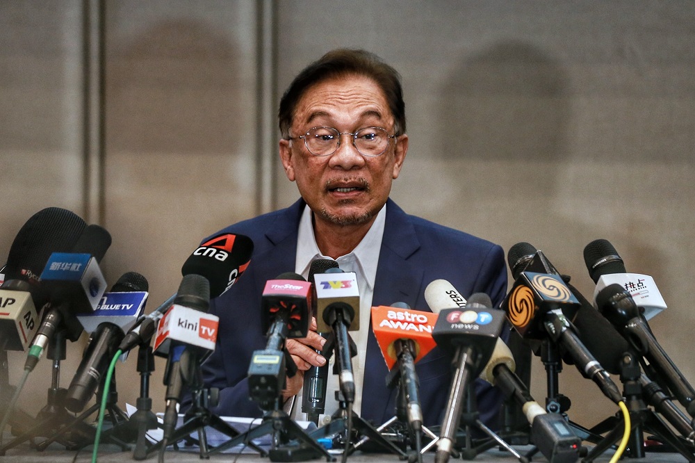 PKR president Datuk Seri Anwar Ibrahim speaks during a press conference in Kuala Lumpur September 23, 2020. u00e2u20acu201d Picture by Ahmad Zamzahuri