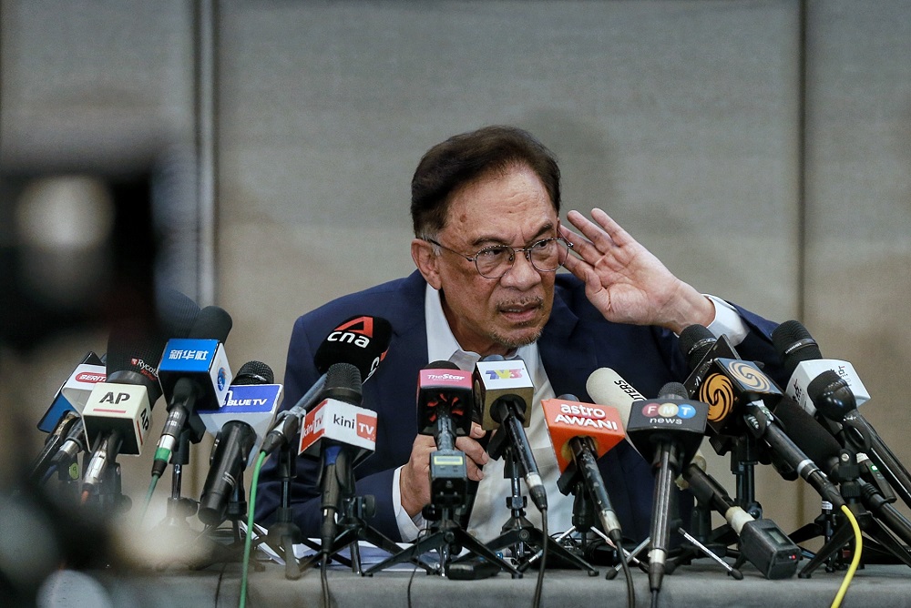 PKR president Datuk Seri Anwar Ibrahim speaks during a press conference in Kuala Lumpur September 23, 2020. u00e2u20acu201d Picture by Ahmad Zamzahuri
