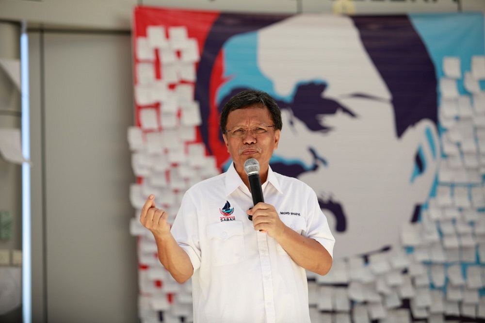 Datuk Seri Shafie Apdal delivers a speech during a ceramah ahead of the Sabah state election. u00e2u20acu201d Picture courtesy of Sabah Chief Ministeru00e2u20acu2122s Department