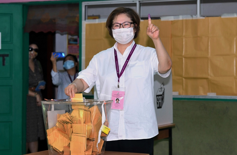 Sabah PKR chief Datuk Christina Liew casts her vote at SK Sacred Heart September 26, 2020. u00e2u20acu201d Bernama pic