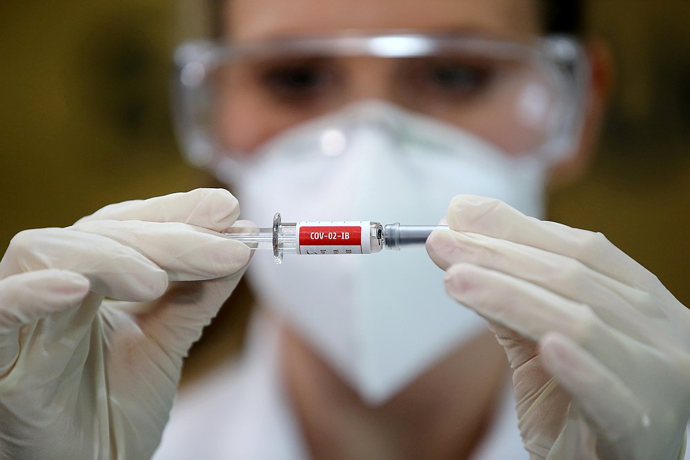 A nurse holds China's Sinovac vaccineat the Sao Lucas Hospital of the Pontifical Catholic University of Rio Grande do Sul (PUCRS), in Porto Alegre, Brazil August 8, 2020. u00e2u20acu201d Reuters pic