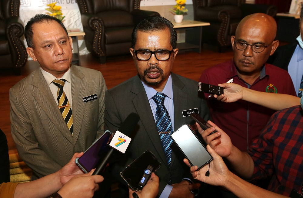 Cuepacs president Adnan Mat speaks at the State Forestry Department Headquarters in Meru September 30, 2020. u00e2u20acu2022 Picture by Farhan Najib