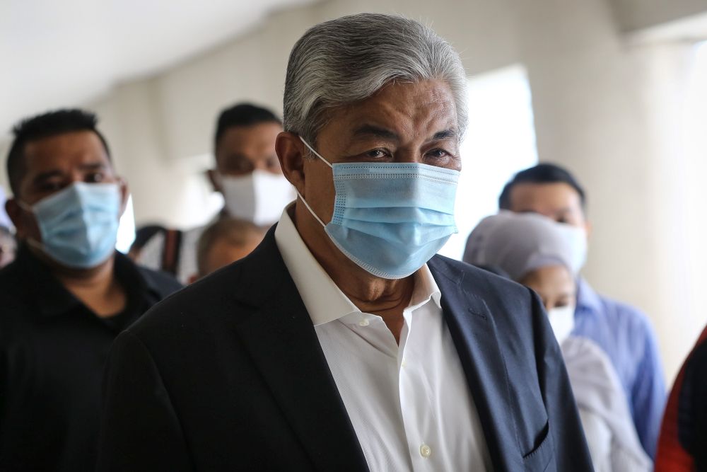 Datuk Seri Ahmad Zahid Hamidi arrives at the Kuala Lumpur High Court October 12, 2020. u00e2u20acu201d Picture by Yusof Mat Isa 