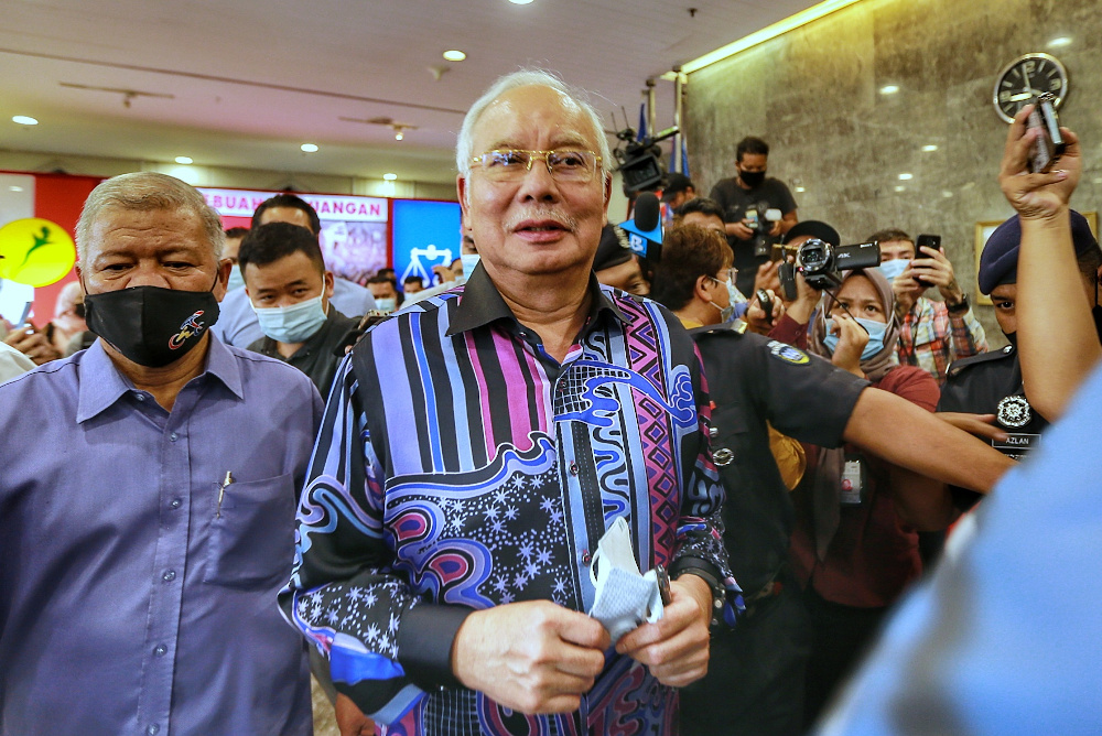 Datuk Seri Najib Razak is pictured at Menara Datou00e2u20acu2122 Onn in Kuala Lumpur October 26, 2020. u00e2u20acu201d Picture by Ahmad Zamzahuri