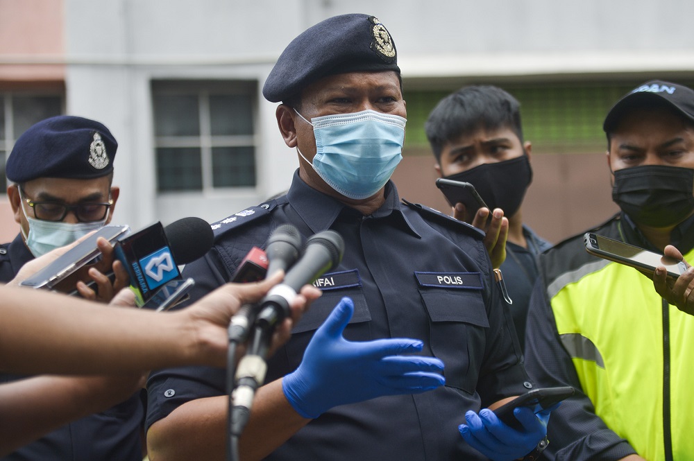 阿里法指警方会与其他机构合作，调查该区业者是否也涉及其他非法活动。-Miera Zulyana摄-