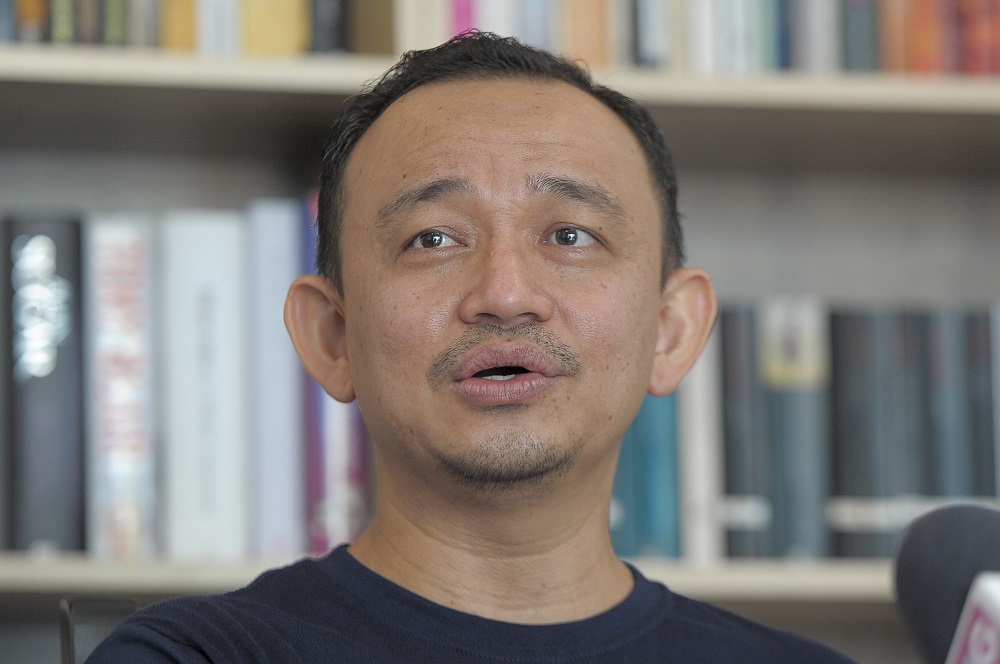 UntukMalaysia chairman Maszlee Malik speaks to reporters at a press conference during the launch of the movement, in Cyberjaya November 11, 2020. u00e2u20acu201d Picture by Shafwan Zaidon