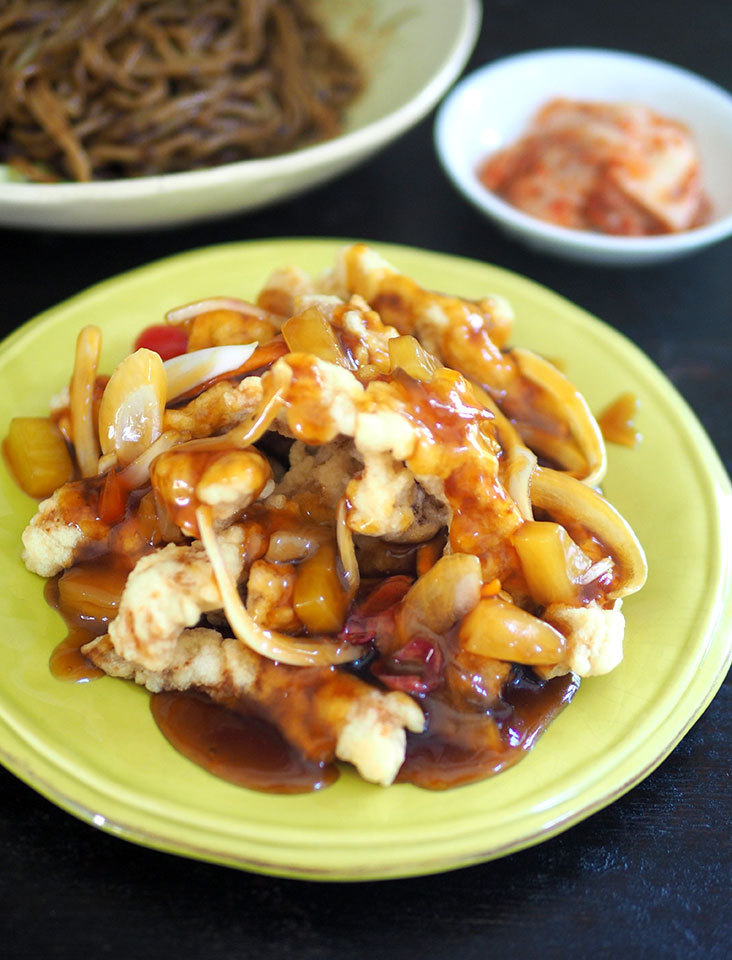 糖醋肉也是韩式中华料理必点的美食之一。-Lee Khang Yi摄-