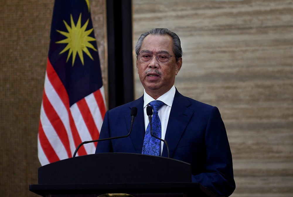 Prime Minister Tan Sri Muhyiddin Yassin says he is confident that PNB will continue to be committed to addressing the prevailing economic challenges and improve the returns of its unit trust funds. u00e2u20acu2022 Bernama pic
