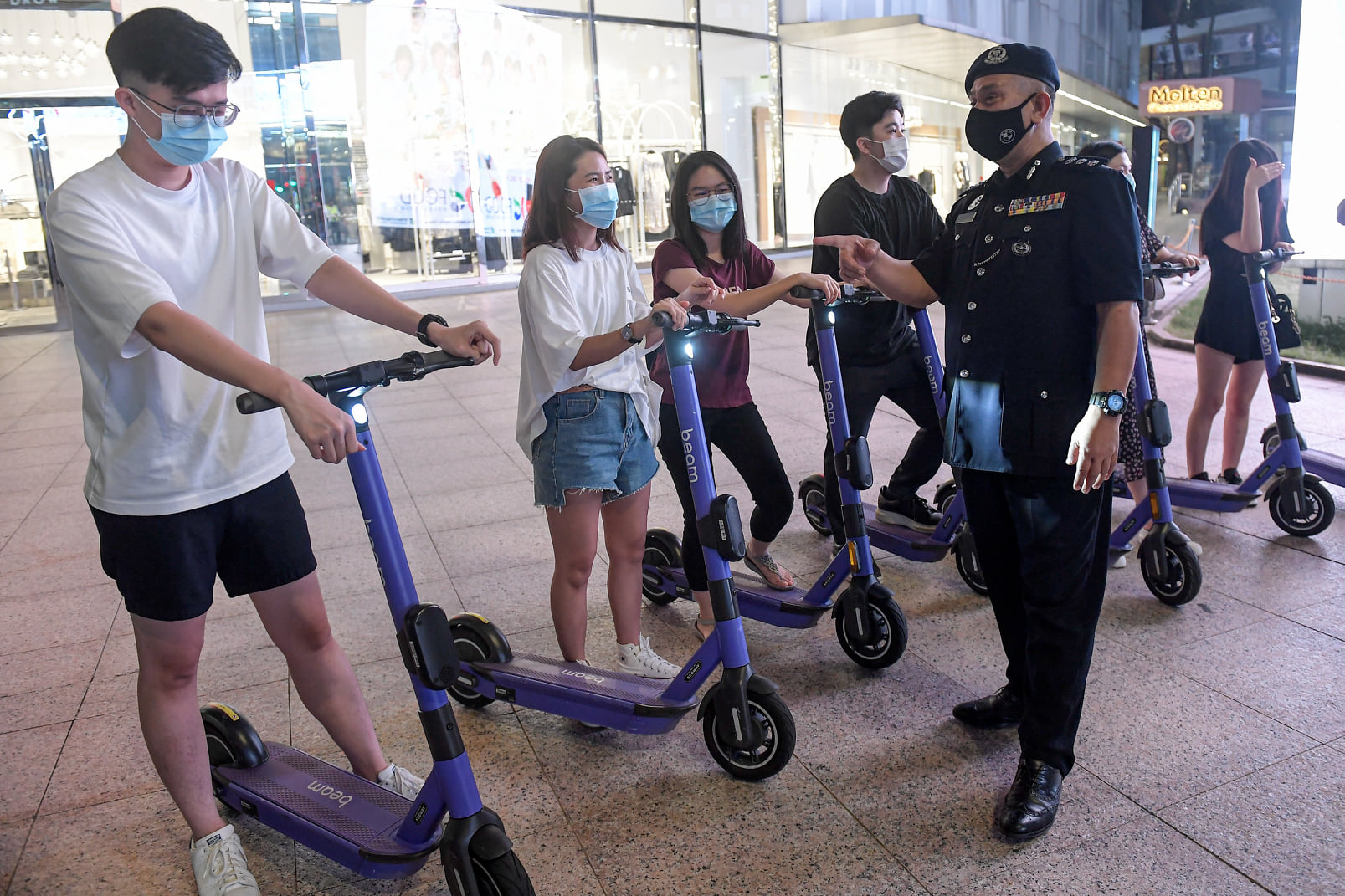 个人电子车协会促请电动踏板车使用者遵守现有的法令。-马新社-