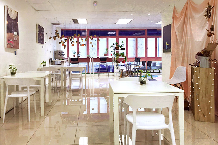 KITS Coffee的设计很简洁。-KITA Coffee提供-