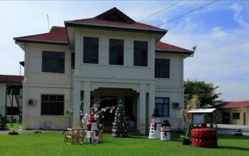 Donation to the Salvation Army has dropped by 30 per cent following the start of Covid-19 pandemic. u00e2u20acu2022 Picture by Sylvia Looi